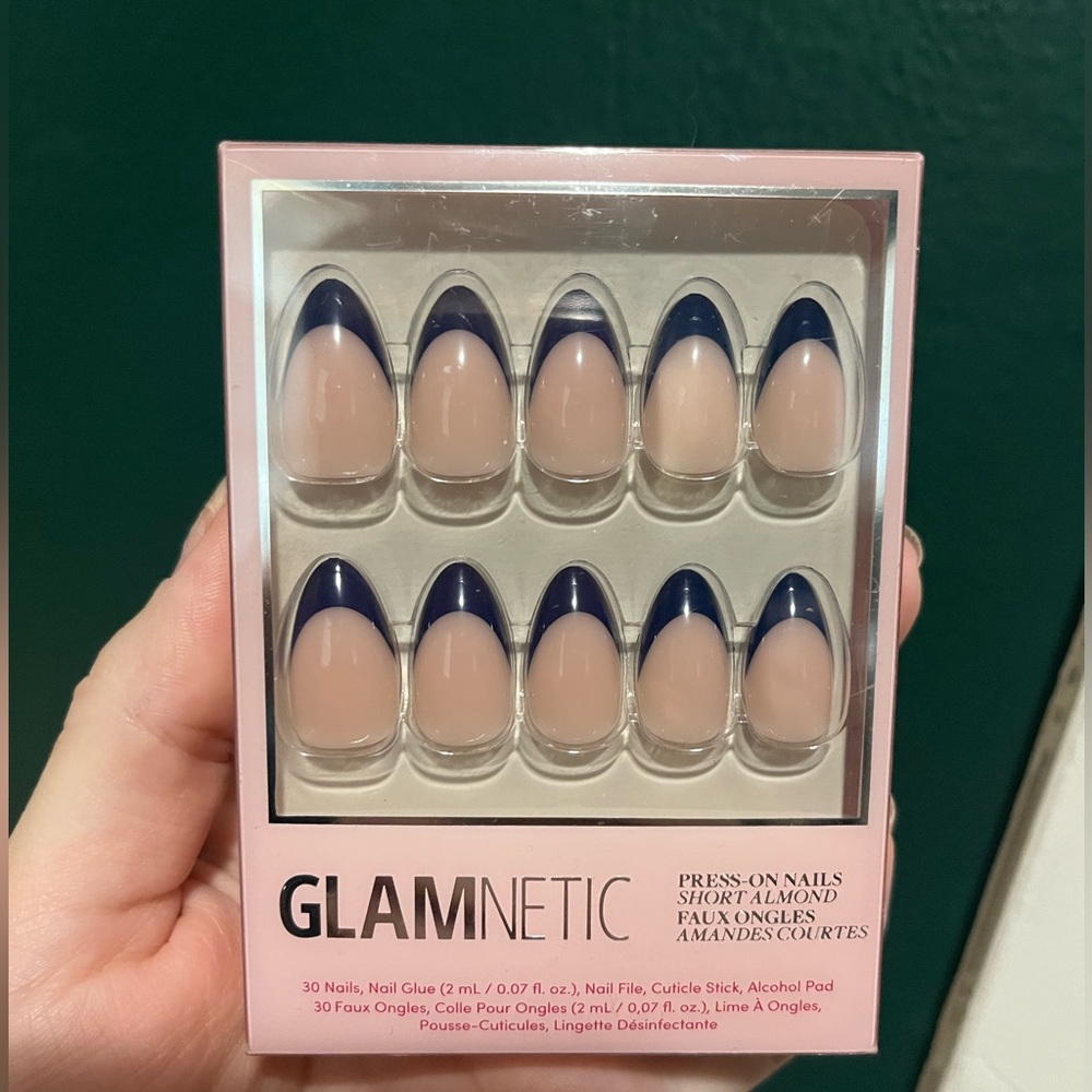 Glamnetic French Riviera short almond press on nails